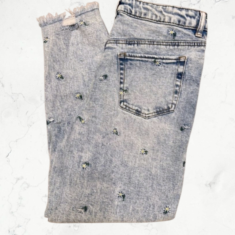 Material Girl Light Wash Distressed Floral Daisy Straight Leg Mom Jeans
